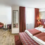 Hotel Drei Loewen 4*